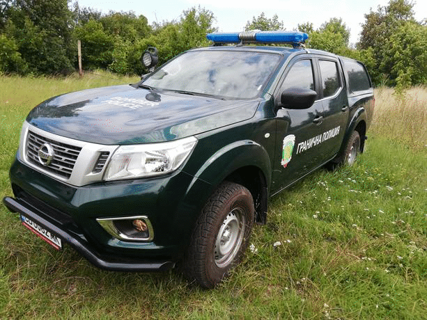 Гранични полицаи от ГПУ - Трън задържаха след преследване каналджия и седем чужденци