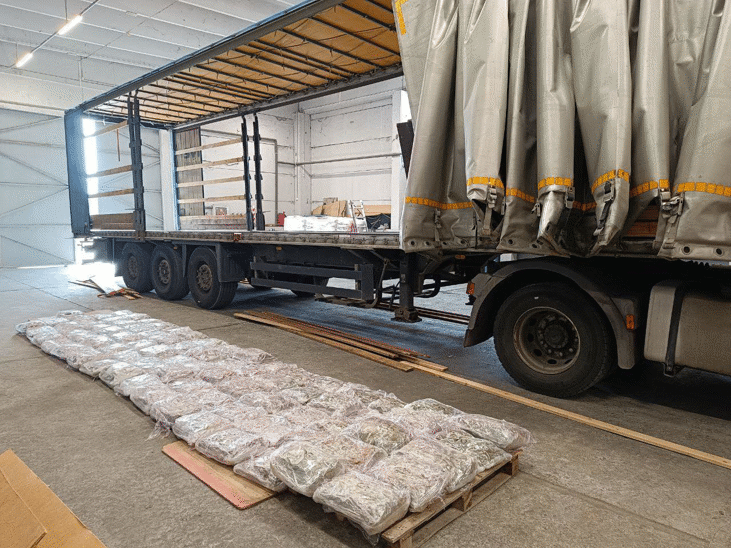 Под ръководството на Окръжна прокуратура – Благоевград се води разследване за контрабанда на 91,500 килограма марихуана от Гърция в България