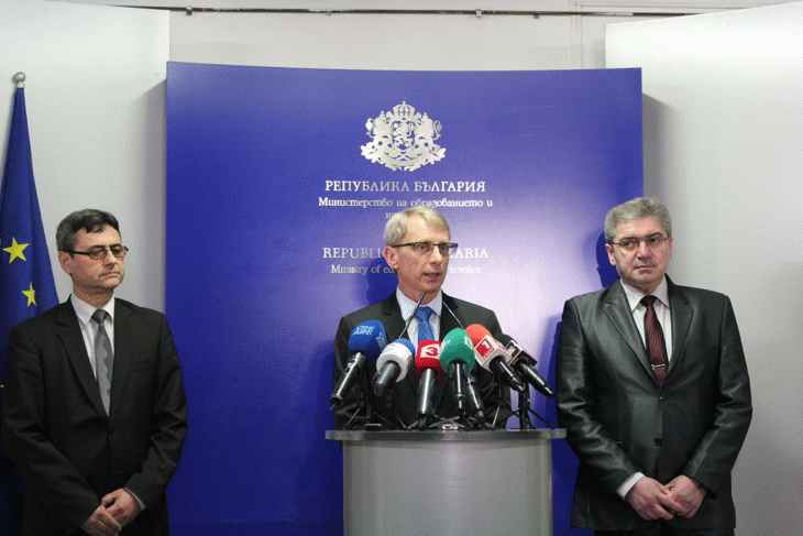 Държавният Прием В Медицинските Университети  Няма Да Се Намалява