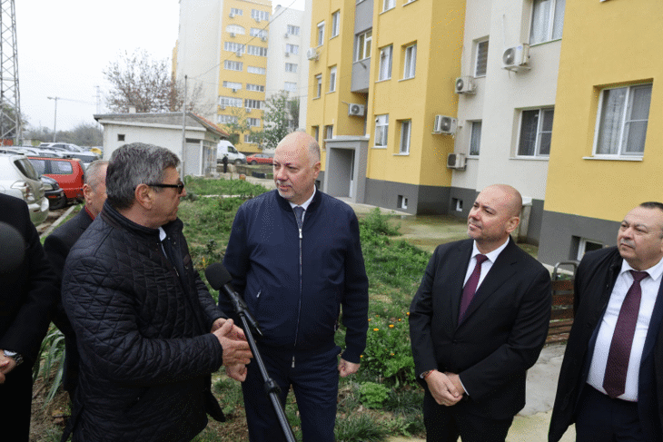 Премиерът Желязков: Поставяме началото на политика по отношение на санирането на еднофамилните къщи