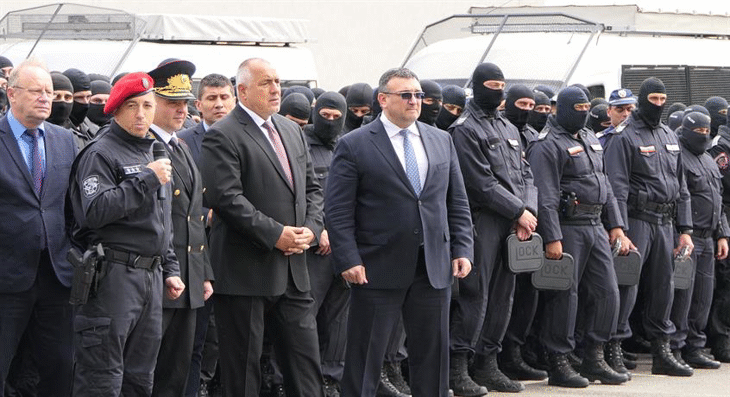 Министър Маринов: Наша отговорност е да се грижим за живота и здравето на служителите си, които ежедневно са на терен и защитават хората и закона