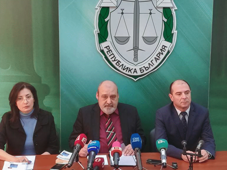 Окръжна прокуратура – Бургас повдигна обвинения на две лица за унищожение на природна забележителност -  „пясъчни дюни“, намиращи се в защитена територия
