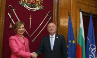 МО