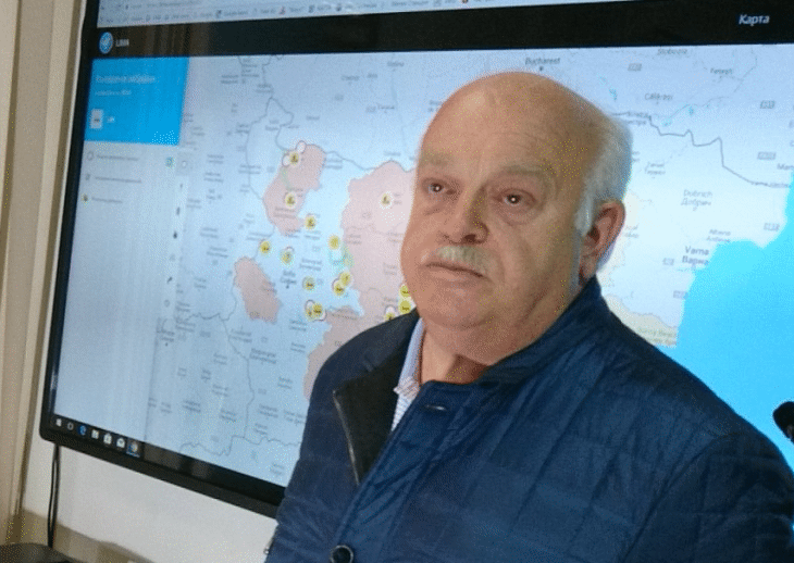 350 машини почистват републиканските пътища