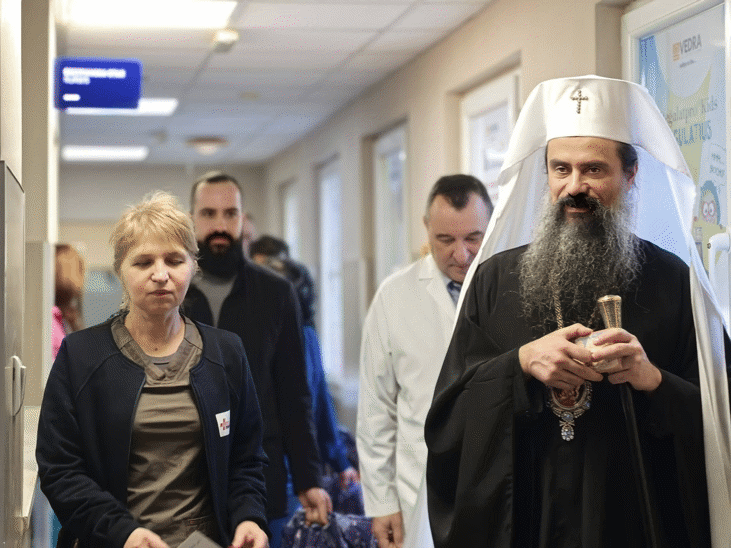 Негово Светейшество Софийският митрополит и Български патриарх Даниил посети малките пациенти