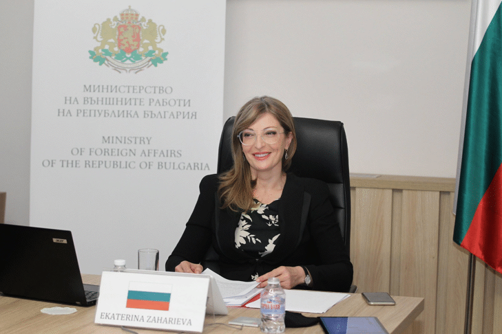 Екатерина Захариева: България подкрепя суверенитета на Чехия и Украйна