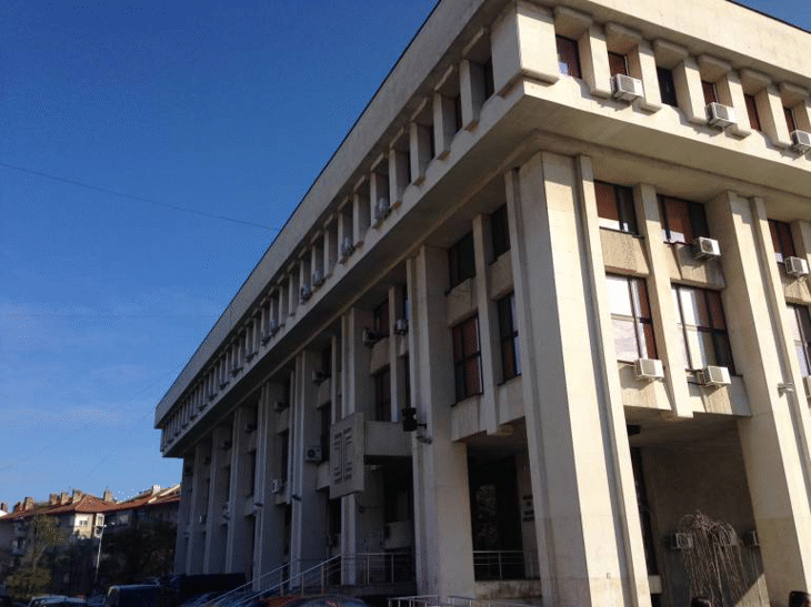 Предават на Република Италия 25-годишен мъж, търсен за склоняване към проституция по отношение на пет жени