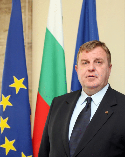 Министърът на отбраната Красимир Каракачанов: Здраве, кураж и преданост към Родината през 2021 г.