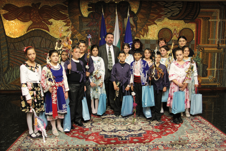 Сурвакари посетиха МВнР по повод празника „Василица“