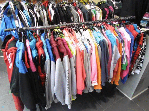 Служители на сектор „Противодействие на икономическата престъпност” в ОДМВР-Пазарджик иззеха голямо количество спортни стоки, имитиращи известни търговски марки