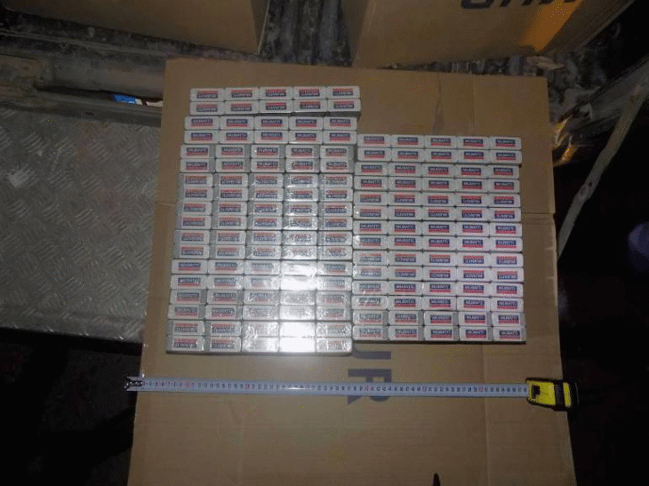 Окръжна прокуратура-Смолян наблюдава досъдебно производство спрямо трима мъже за контрабанда на акцизни стоки без бандерол през зелена граница