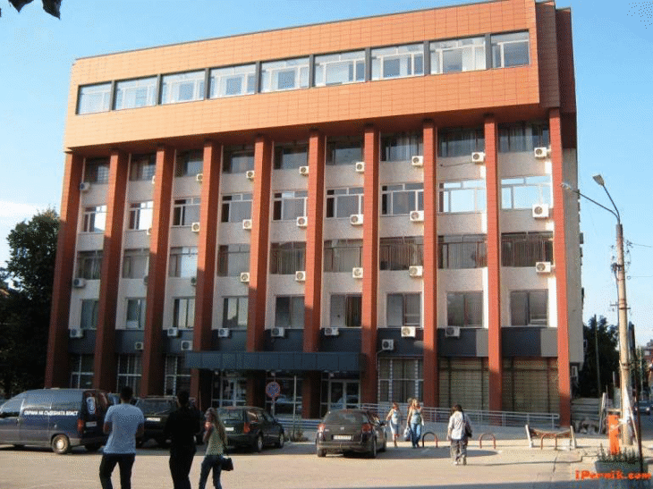 Ефективно наказание от година и четири месеца затвор за укриване на краден автомобил