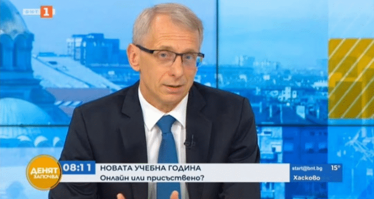 Министър Денков: Нашата Цел Е Да Задържим Максимално Децата В Училище