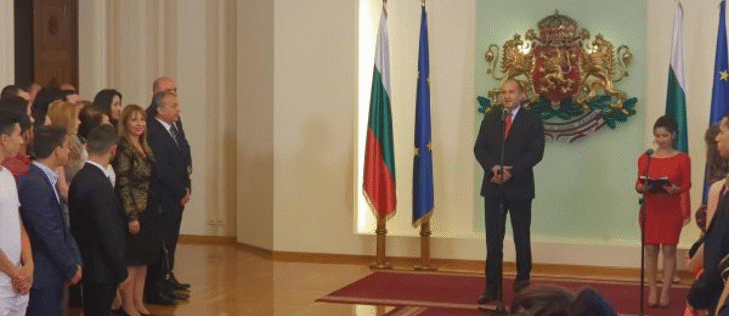 Д-р Лилова бе гост на традиционния абитуриентски бал на младежите, лишени от родителска грижа