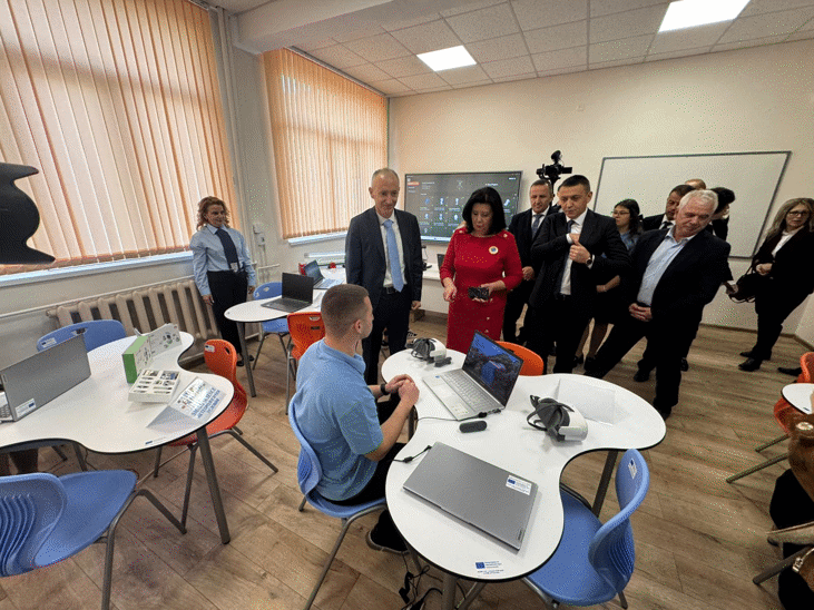Нови Stem Центрове В Областта На Математиката И Природните Науки Отвориха Врати В Училища В Белица И Якоруда