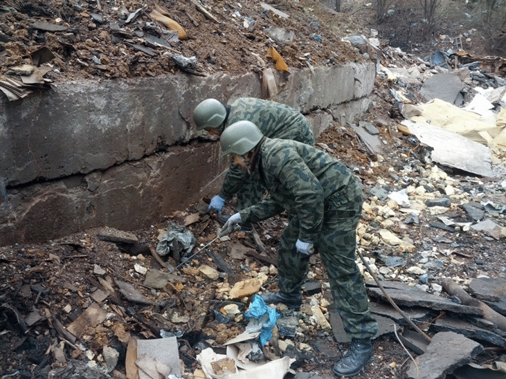 Специализираната инженерна група от военно формирование 28 880 – Белене оказва съдействие на следствените органи в района на завод „Миджур“