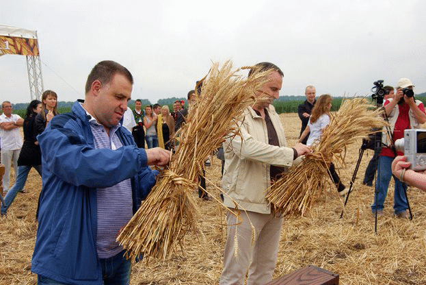 Министър Найденов откри жътва 2011