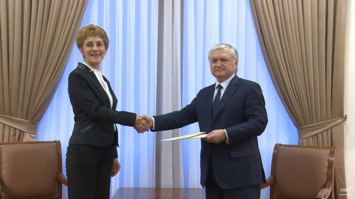 Посланик Мария Павлова Цоцоркова връчи акредитивните си писма на президента на Р Армения Серж Саргсян