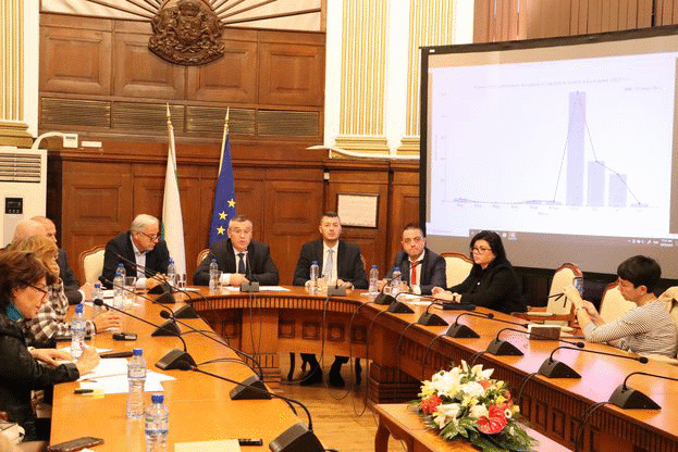 Министър Тахов: Ваксинация по дребните преживни животни няма да се извършва