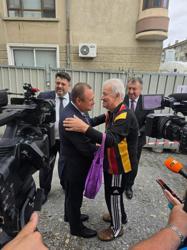 Министър Иванов и вицепремиерът Зафиров дадоха старт на санирането на сгради в Шумен