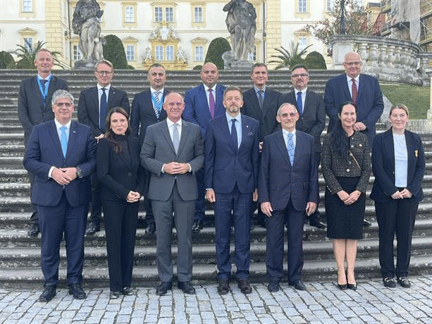 Министерска конференция на Залцбургския форум в чешкия град Валтице търси решения на най-наболелите проблеми на обществото