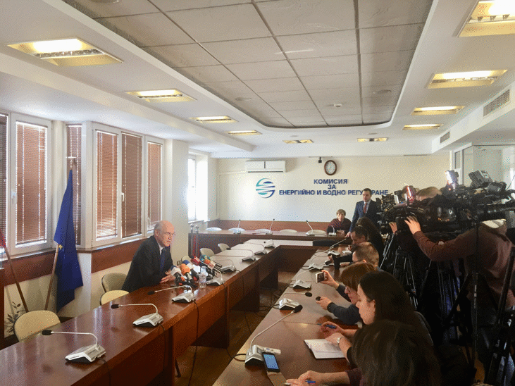 ДОЦ. ИВАН ИВАНОВ: "НОРМАТИВНАТА УРЕДБА НЕ ПРЕДОСТАВЯ НА КЕВР ПРАВОМОЩИЯ ЗА ПРОВЕРКА НА СДЕЛКАТА ЗА ЧЕЗ"