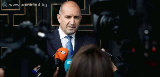 Президентът: За една година управляващите не сториха нищо за развитие на способностите на противопожарната авиация