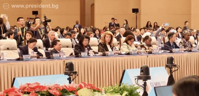 Вицепрезидентът на Световна лидерска среща за жените: Дигиталният напредък не трябва да се превръща в нова бариера пред правата на човека