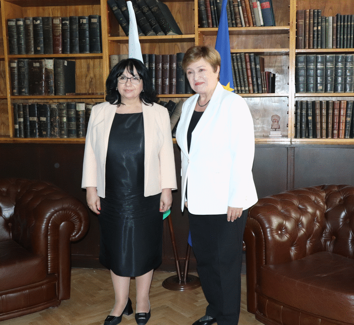 Министър Петкова Обсъди Присъединяването На България Към Еврозоната С Директора На Мвф Кристалина Георгиева