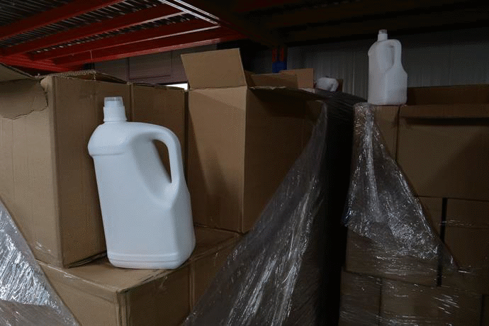 При специализирана полицейска операция служители на СДВР иззеха 11 палета с различни перилни препарати и артикули с лога на различни търговски марки