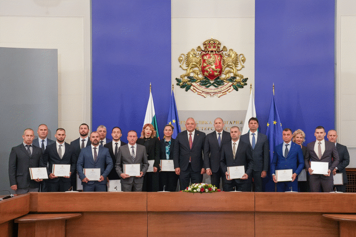 Премиерът Румен Радев награди 15 служители на МВР за постигнати високи професионални резултати