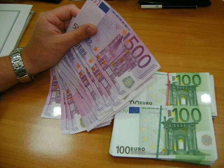 Недекларирани парични средства за над 30 000 лв. откриха митническите служители на МП Малко Търново в багажа на агресивен шофьор
