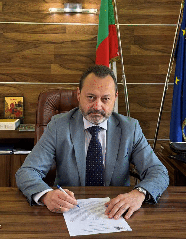 Министър Николай Найденов подписа разрешение за строеж за участък 6 от АМ „Хемус“