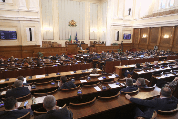Народното събрание прие на второ четене промените в данъчните закони, както и измененията в законите за социално подпомагане и за семейни помощи за деца
