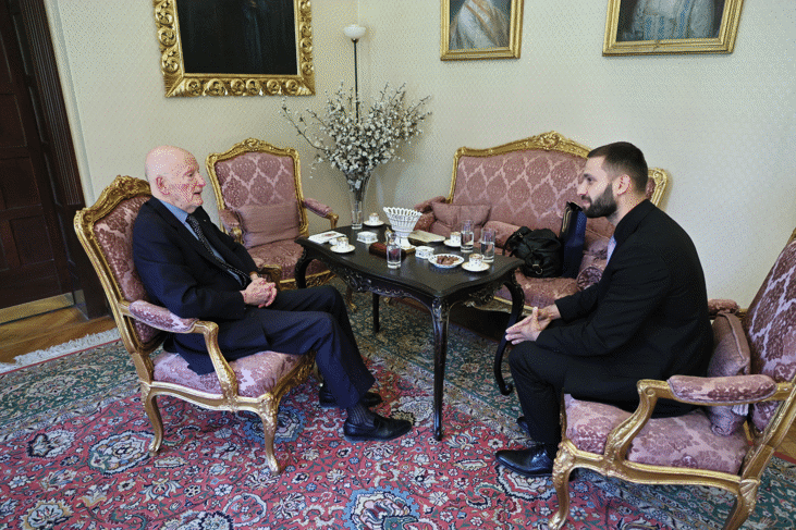 Заместник-министърът на транспорта и съобщенията Мурад Тюрк проведе среща с цар Симеон II