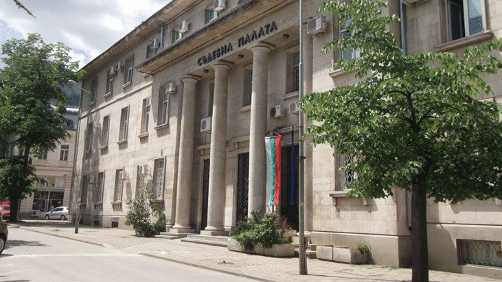 Наркопласьор е изправен на подсъдимата скамейка за незаконно държане на наркотици в квартира в гр. Враца