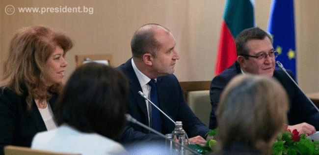 Румен Радев: Образованието формира светогледа на младите хора и е от ключово значение за духовното единение на нацията