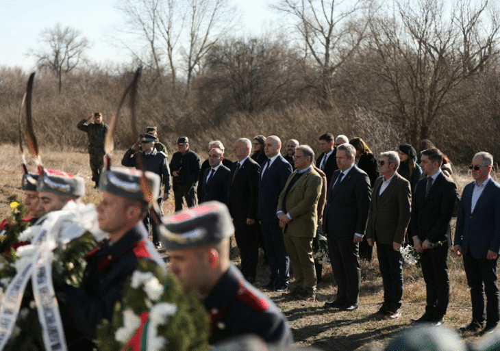 Министри и членове на кабинета се поклониха пред мемориалната плоча на лагера Белене