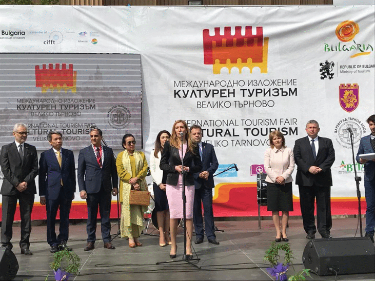 Министър Ангелкова при откриване на изложението „Културен туризъм“ във Велико Търново: Приходите от чуждестранни туристи са с 4,3% ръст за периода декември 2018-февруари 2019 г.