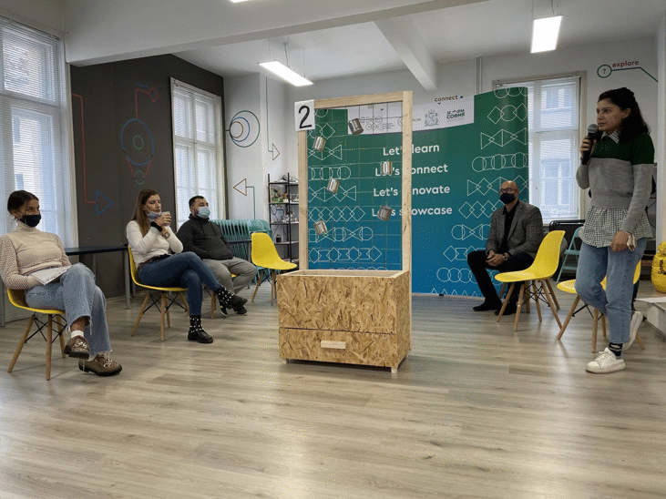 Прототипи на вертикални градини представиха днес студенти в SofiaLab
