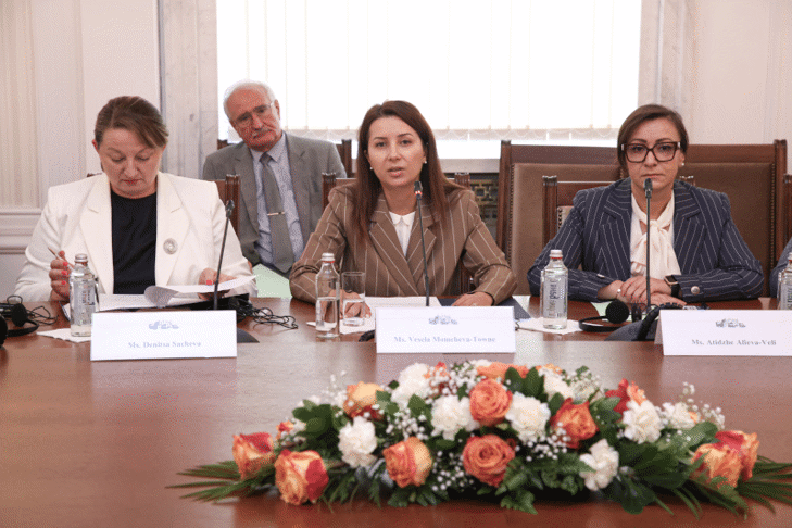 Народни представители от Комисията по правата на човека, вероизповеданията и жалбите на гражданите и от делегацията на Народното събрание в ПАСЕ се срещнаха с комисаря по правата на човека на Съвета на Европа Майкъл О’Флаърти