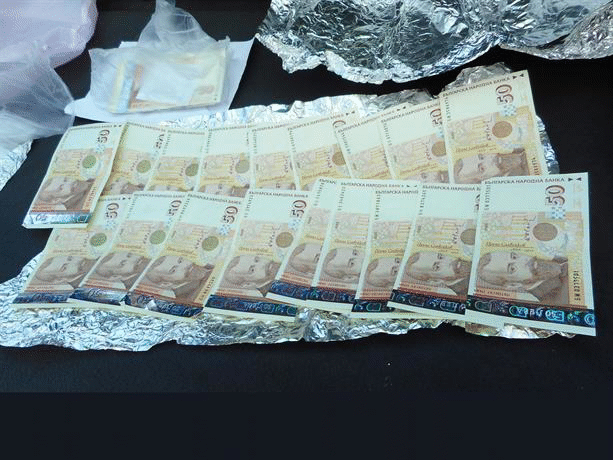 Криминалисти от Шумен задържаха 34-годишен мъж, минути след като получил пари от извършена измама по телефона