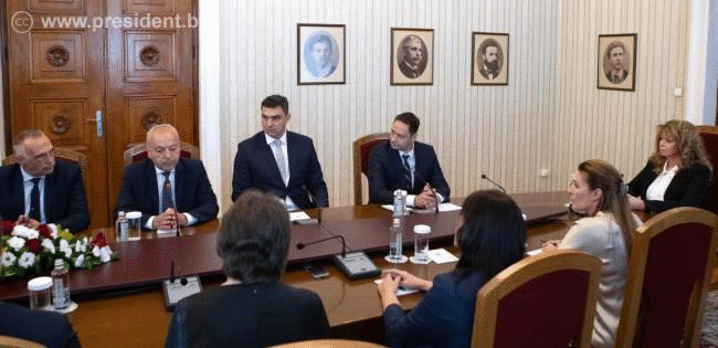 Президентът Йотова: Българите очакват сигурност и повече прозрачност в управлението