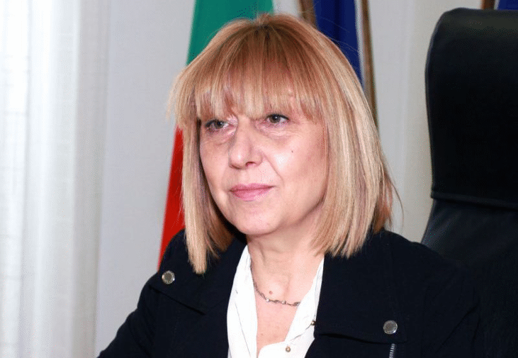 Министър Анелия Клисарова: Образованието Е Надпартийно И Трябва Да Служи На Ученици И Учители