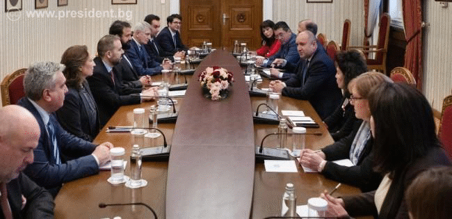 Президентът: България се нуждае от дългосрочна стратегия за развитие на икономиката, надхвърляща ограничения мандат на дадено правителство Президентът: България се нуждае от дългосрочна стратегия за развитие на икономиката, надхвърляща ограничения мандат на дадено правителство