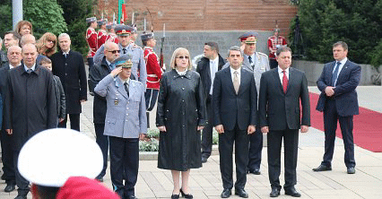Председателят на парламента Цецка Цачева и народни представители участваха в тържествата по повод Деня на храбростта и празника на Българската армия