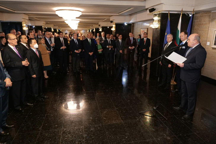 Министър Николай Милков бе домакин на прием по повод Коледните и Новогодишните празници за представителите на дипломатическия корпус, акредитирани в България