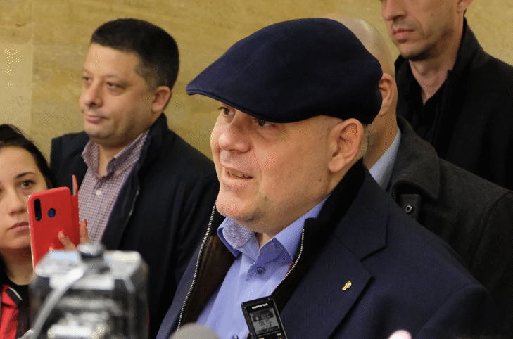 Влак за никъде