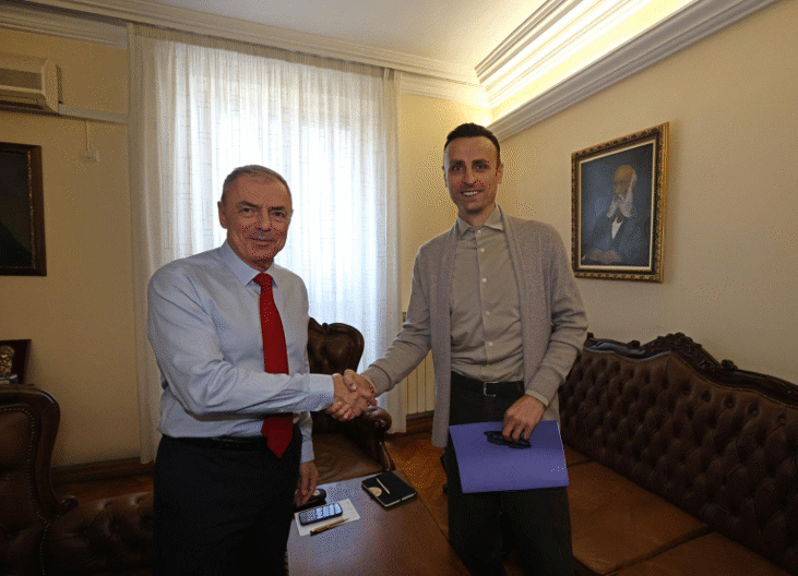 По-достъпен спорт за децата: Бербатов предлага физкултурните салони да останат отворени след часовете