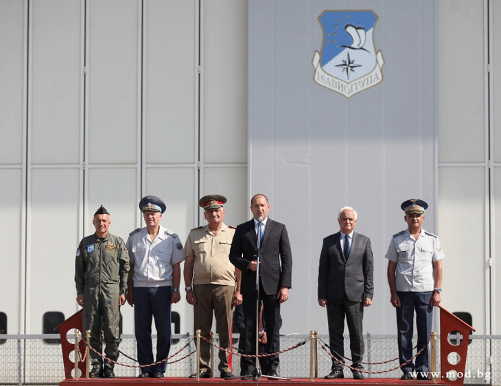 Заместник-министърът на отбраната Атанас Запрянов: Личният състав на военнотранспортната авиация с професионализъм, всеотдайност и неуморен труд доказва способностите си и своята боеготовност